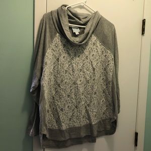 3x gray sweater. Lace front
